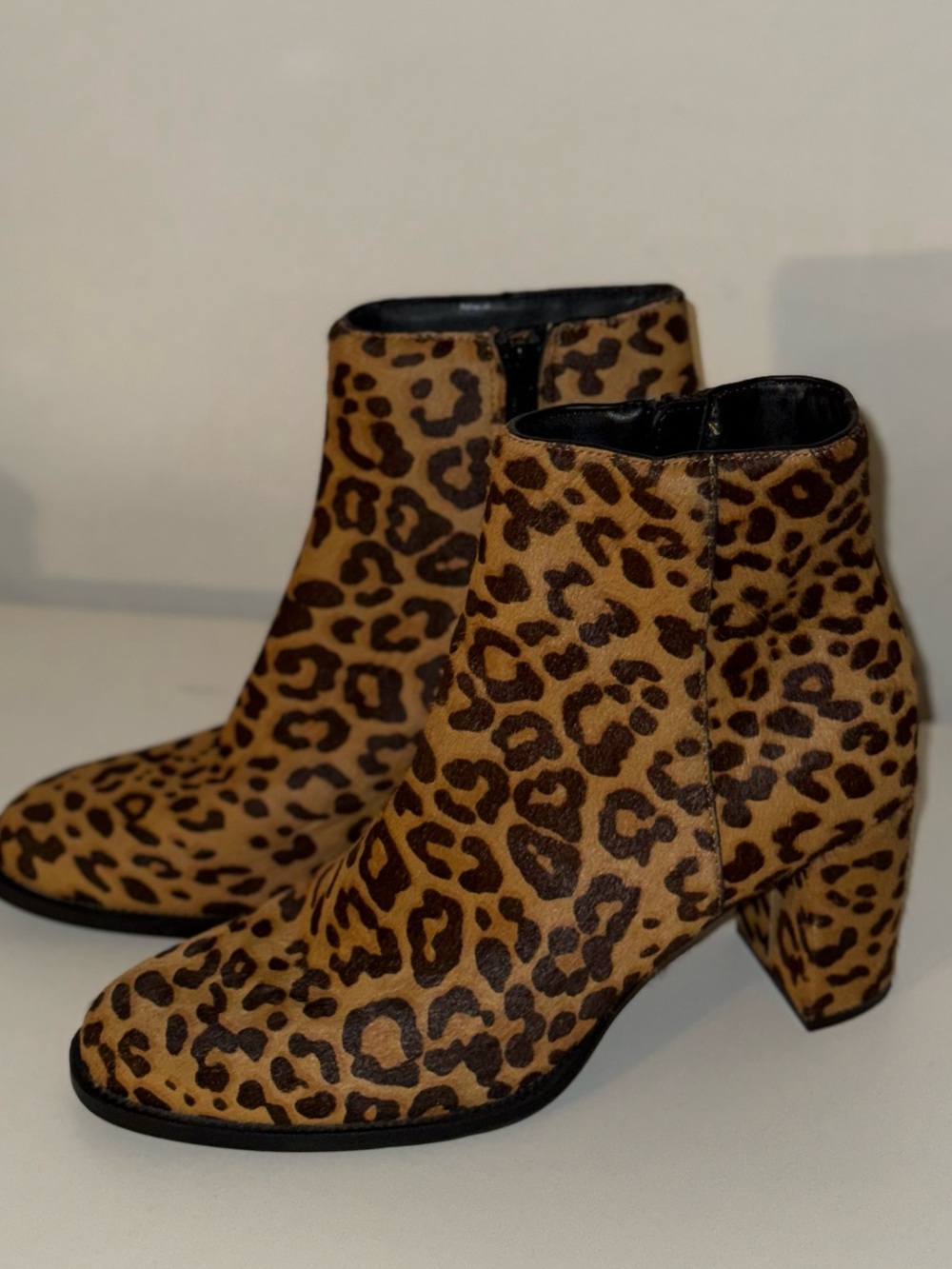 NWOB ! Steve Madden Jozie Leopard Print Ankle Boots - Women Size 8 Real Cow Fur